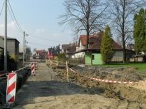 W Piotrowicach trwa remont głównej drogi dojazdowej do centrum gminy. Wiąże się to z dużymi utrudnieniami. Fot. DANUTA CHLUP
